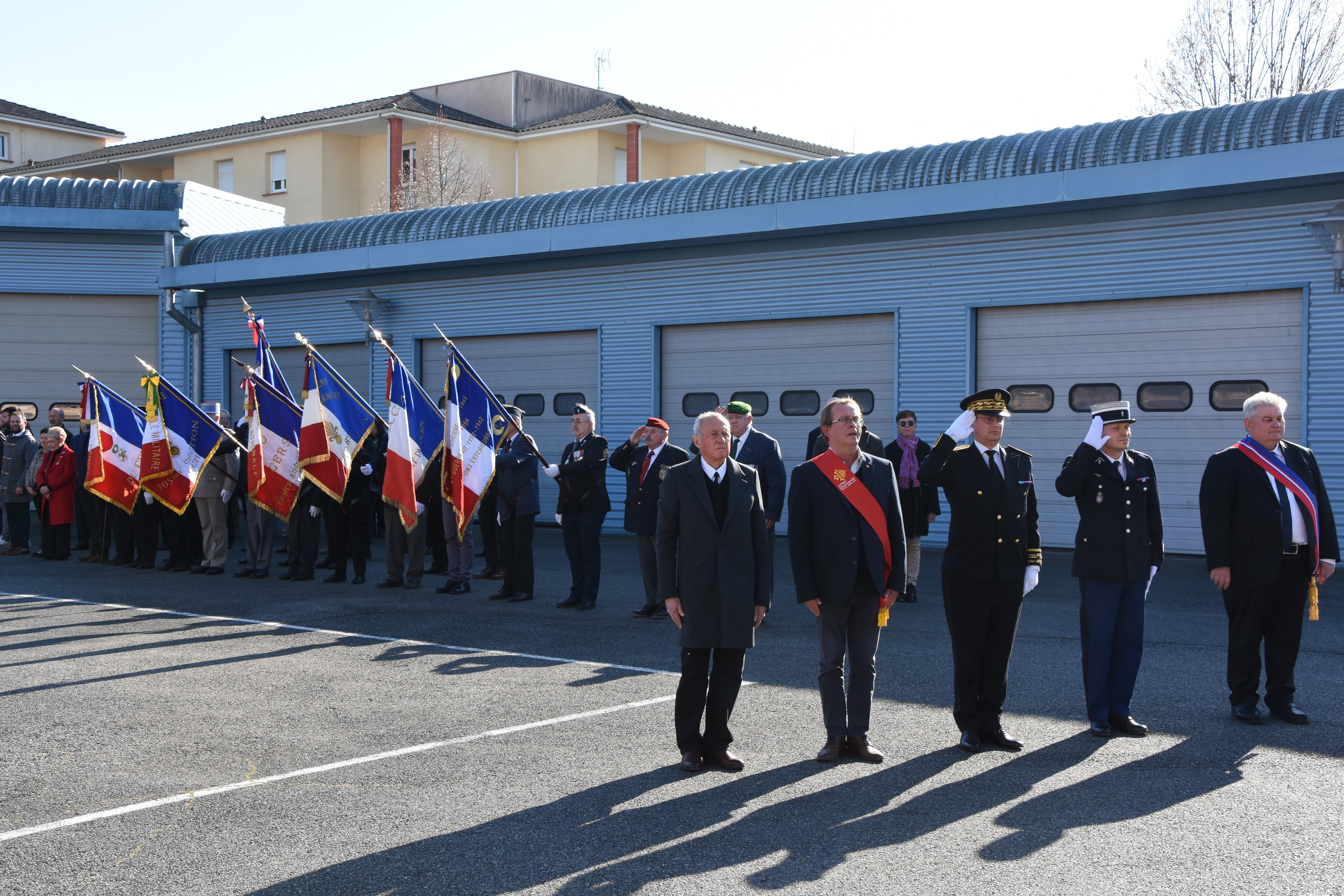 Les autorités présentes : Jean-Claude Pasqualini, adjoint au maire d'Auch, Eric Cadoré, Conseiller Régional, Xavier Brunetière, préfet du Gers, Sébastien Mahey,commandant le groupement de gendarmerie départementale du Gers, Bernard Gendre, Conseiller Départemental,