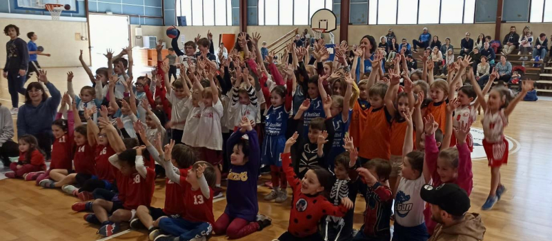 Belle journée pour l'école de l'UAV Basket !