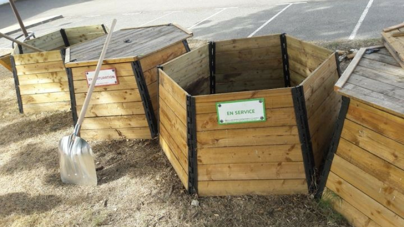 Transfert des deux bacs de compostage au parc urbain