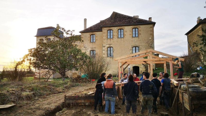 L'association Château Neuf des Peuples sur DFM  930 mercredi