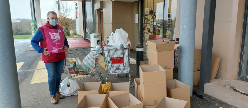 La collecte des Restos du Coeur, c'est vendredi et samedi  dans vos deux supermarchés !