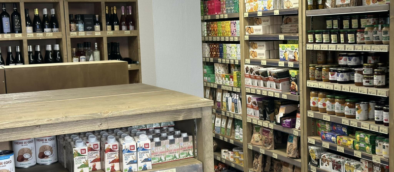 Monsieur l'épicier a ouvert ses portes
