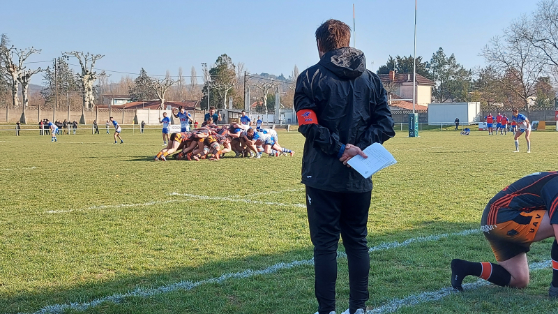 UAV Rugby : un merle sur la pelouse de Goulin...