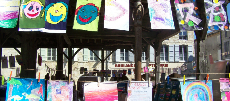 " La Grande lessive " pour tous !!! à Saint-Clar