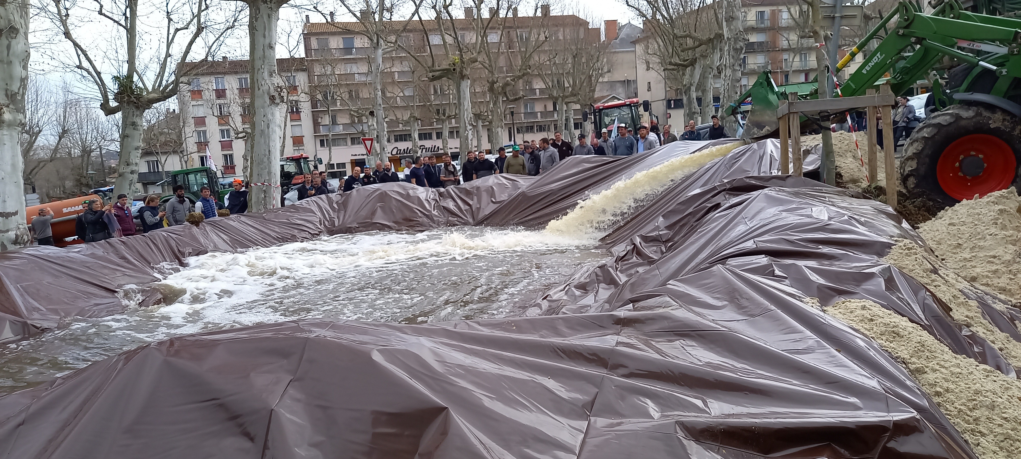 Remplissage de la retenue d'eau.
