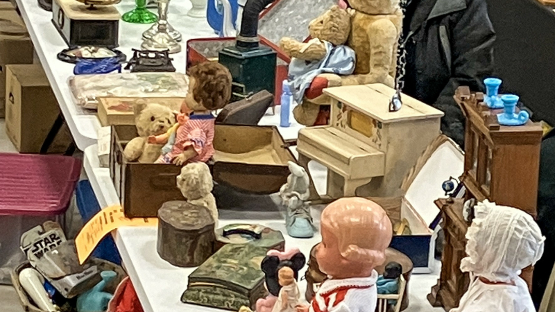 Un vide-greniers de printemps sous les giboulées !