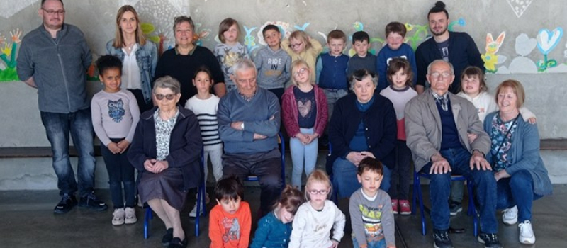 Les élèves à la rencontre de leurs aînés