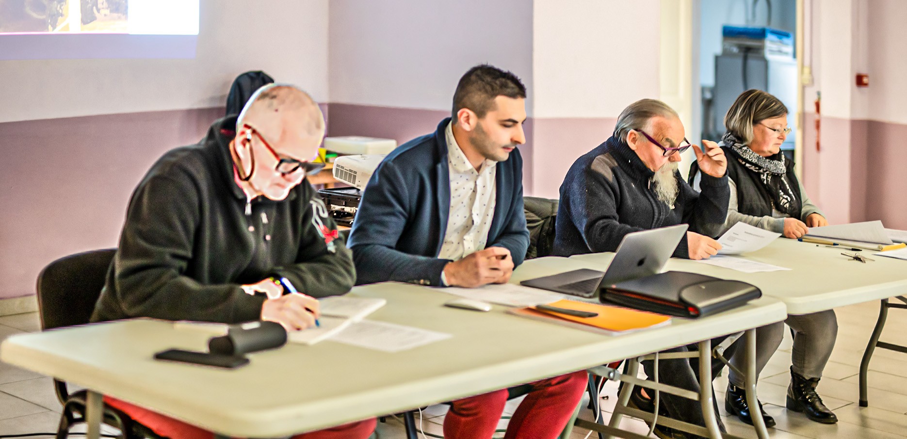 0 Le bureau des Amis du Castet 1bis 140423.jpg