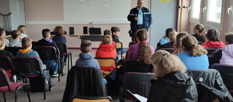 Fleurance : Prévention au collège Hubert Reeves « Les dangers potentiels des réseaux sociaux ».