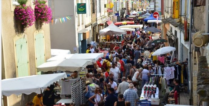 vide grenier  nogaro.JPG