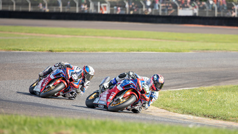 Les Superbikes à Nogaro tiennent leurs promesses