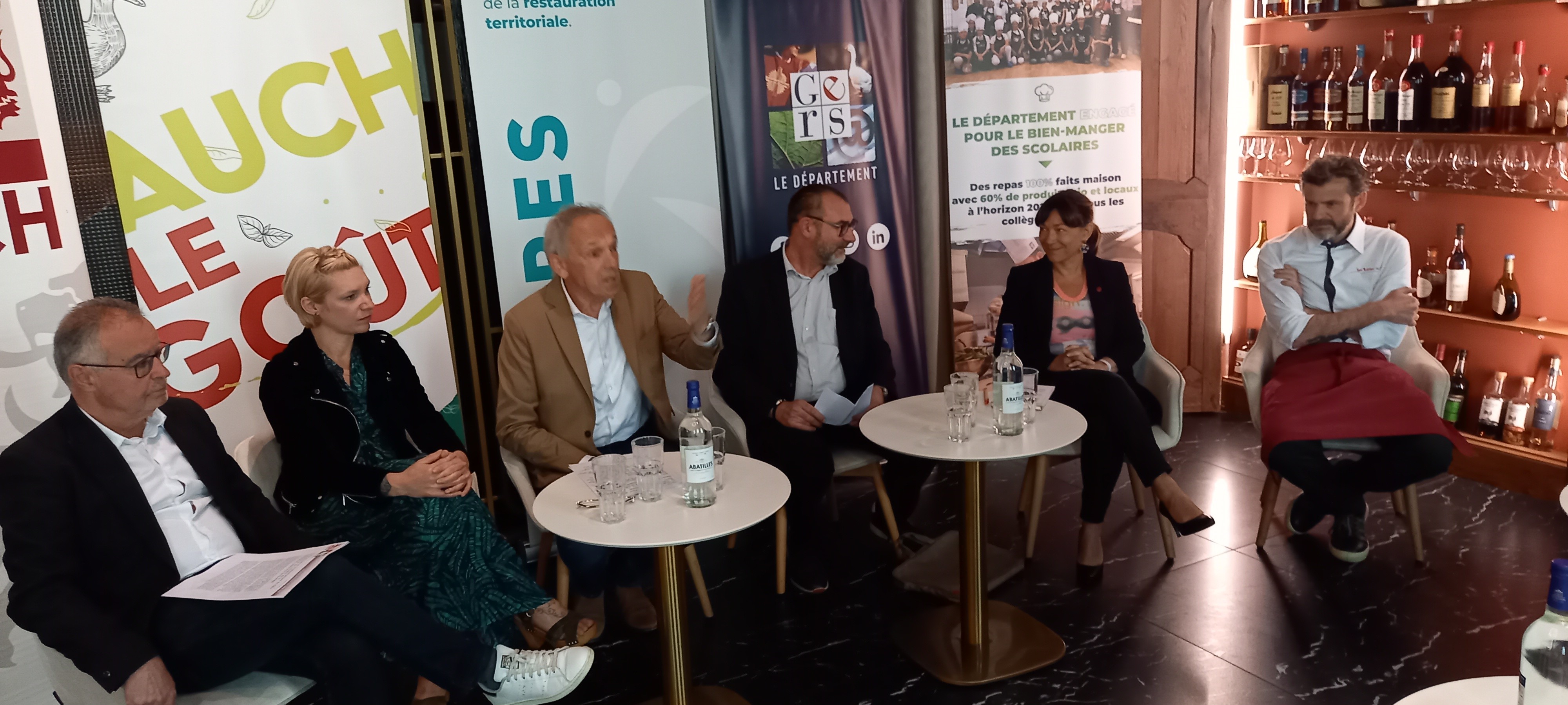 Philippe Dupouy, président Conseil départemental Gers, Charline Dumont, adjointe au maire, Christian Laprébende, maire d’Auch, Jean-Michel Barreau, administrateur Agores, Muriel Abadie , Conseillère Régionale, et Vincent Casassus, président Auch le Goût, lors de la conférence de presse.