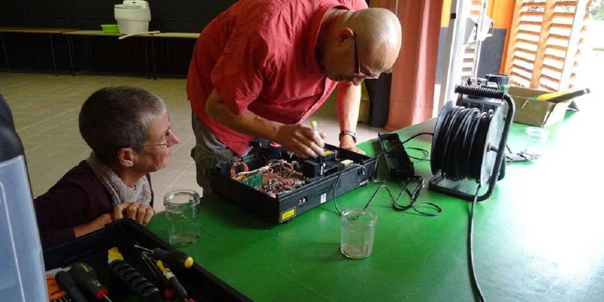 ECOCENTRE-REPARATION-RADIO-PIERRE-ET-TERRE-JPEG.jpg