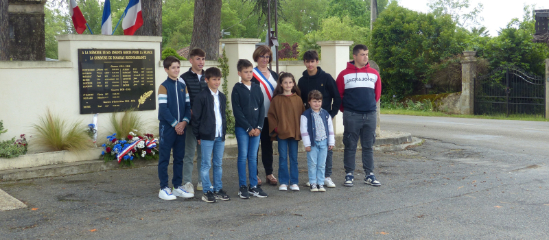 Devoir de mémoire : les jeunes, acteurs de la cérémonie de la victoire du 8 mai 1945