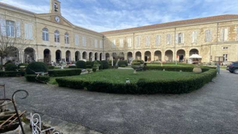 La mairie met fin au bail de location précaire qui la lie à l'association " Le village des brocs" fin 2023