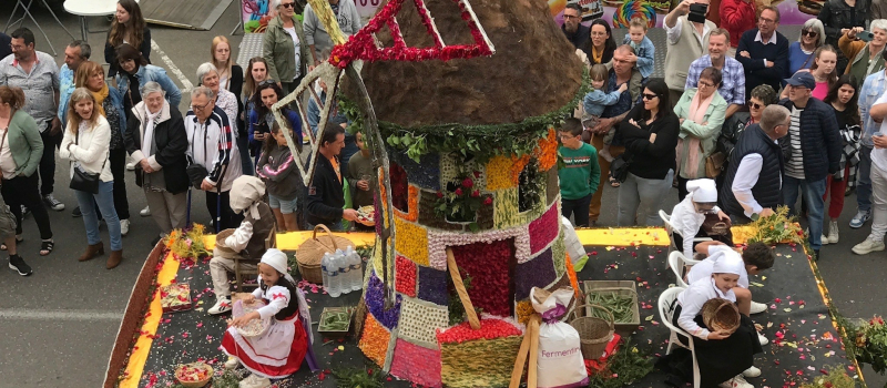 La grande foule pour admirer le corso fleuri