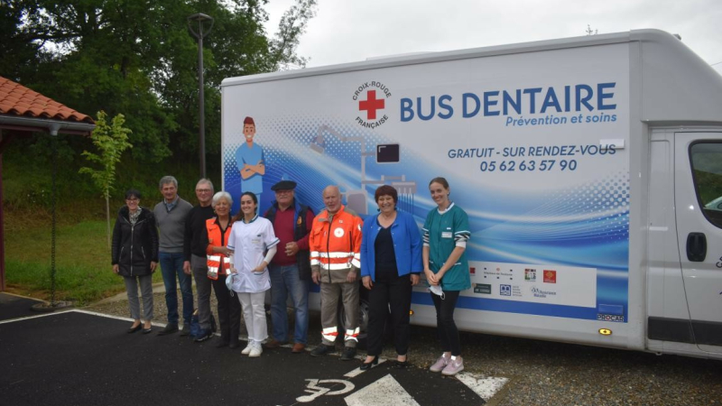 Le bus dentaire de la Croix-Rouge améliore l'offre des soins
