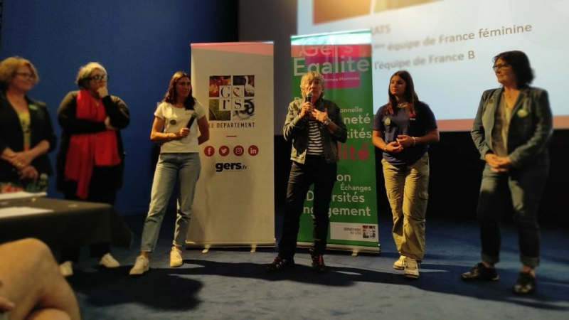 A la projection du film" La jeune fille et le ballon ovale": honneur au rugby féminin
