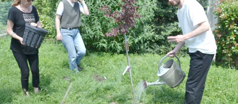 Josette Roudié, adjointe à l’environnement a planté un arbre