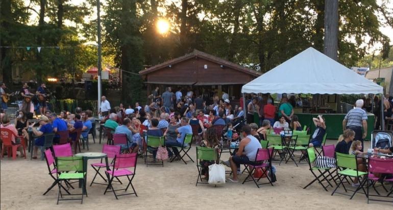 castera fete musique.JPG