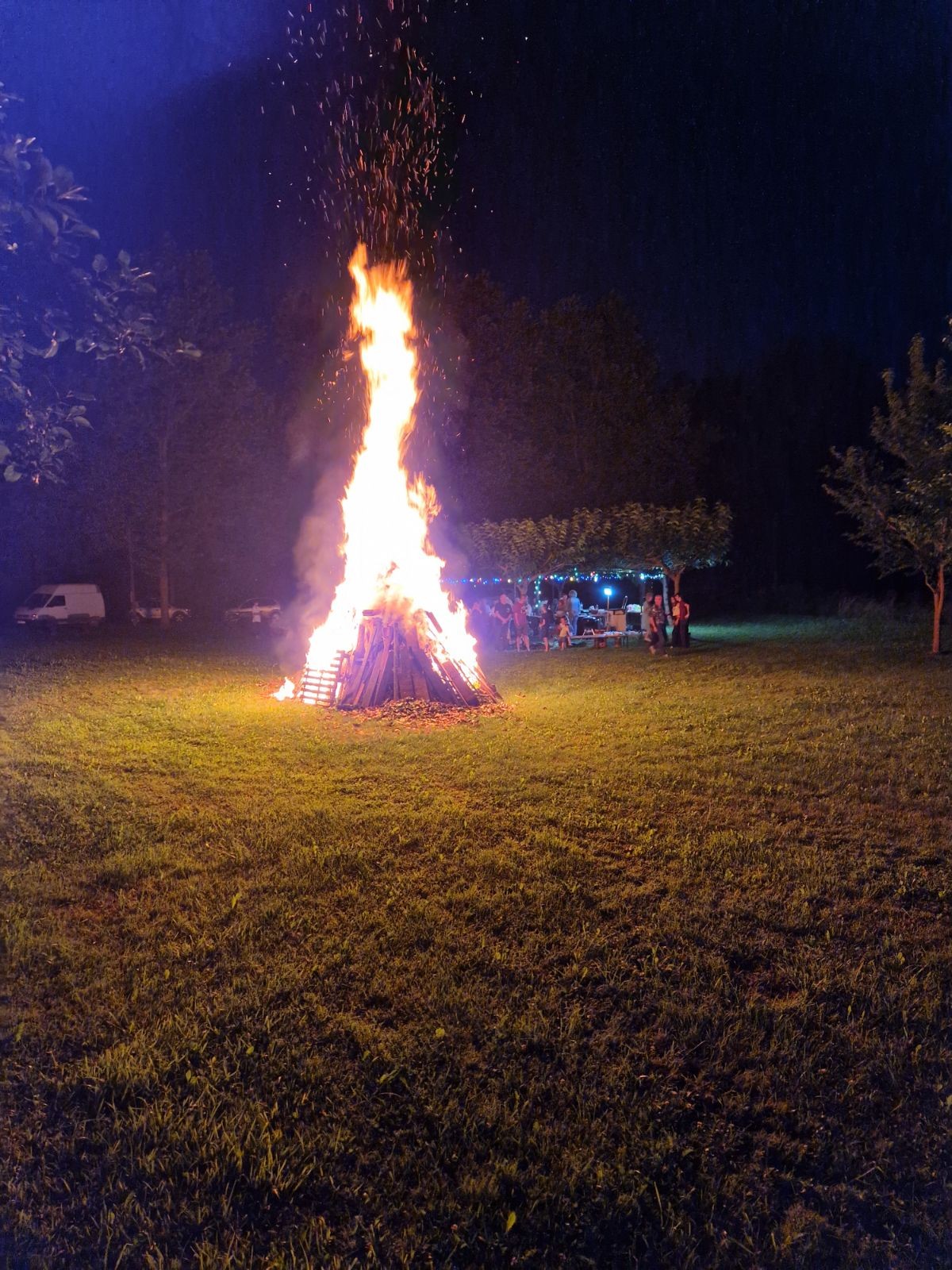 Autrefois, bien des légendes autour d'un tel feu ! feu 5.jpeg