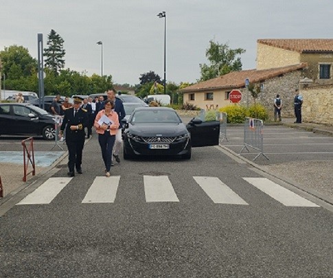 Arrivée de Madame La Ministre.jpg