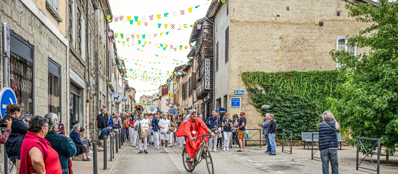 Vélos en délire et liesse à Nogaro 3 jours avant l'arrivée du Tour de France !