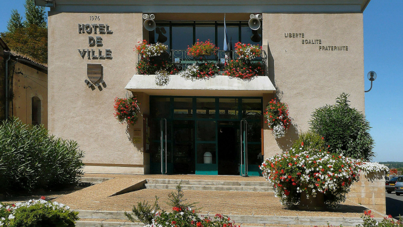 Rassemblement à l'appel du maire