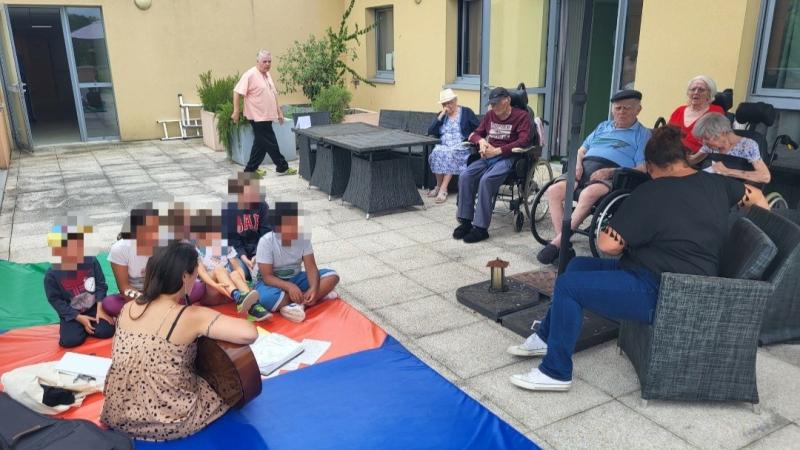 Projet intergénérationnel entre les élèves de l'école de Panassac et  les résidents de l'EHPAD de Masseube