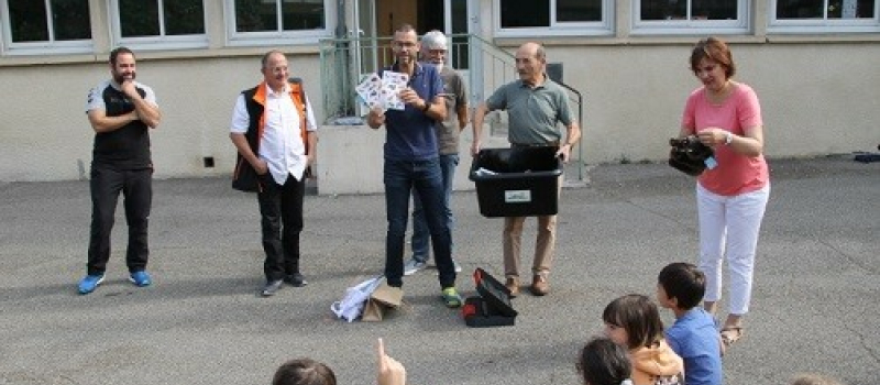 Remise malette pédagogique «Défi Ecole Buissonnière»
