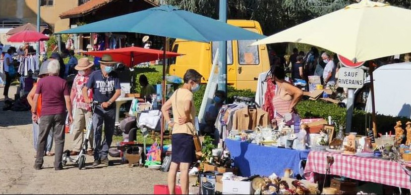 tillac vide grenier.jpg