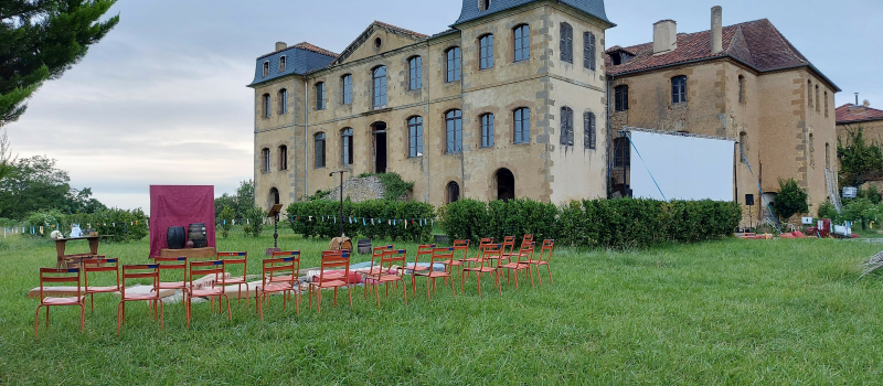 Fraîche mais sympathique soirée au Château Neuf des Peuples !