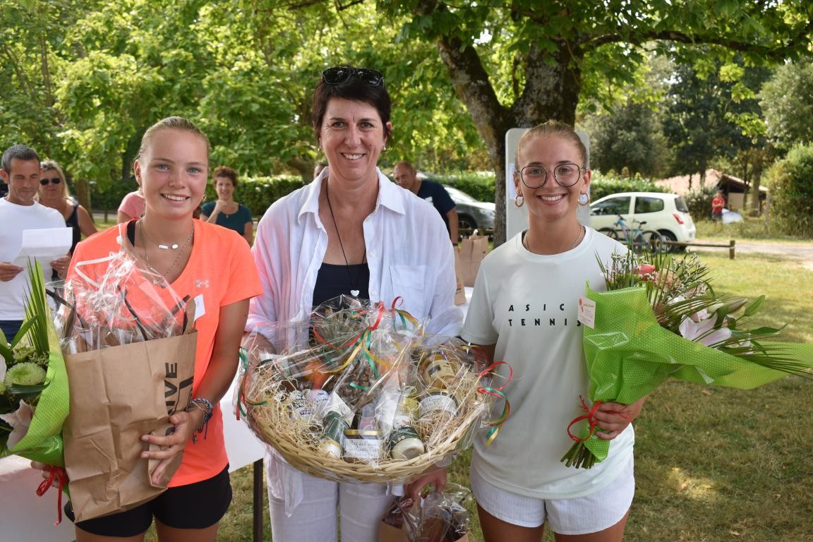 Mathilde Facon, Isabelle Tintané et Noémie Descat