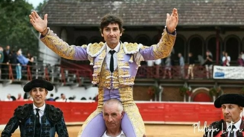 Corrida de Riscle : Alberto Lamelas sort a hombros !