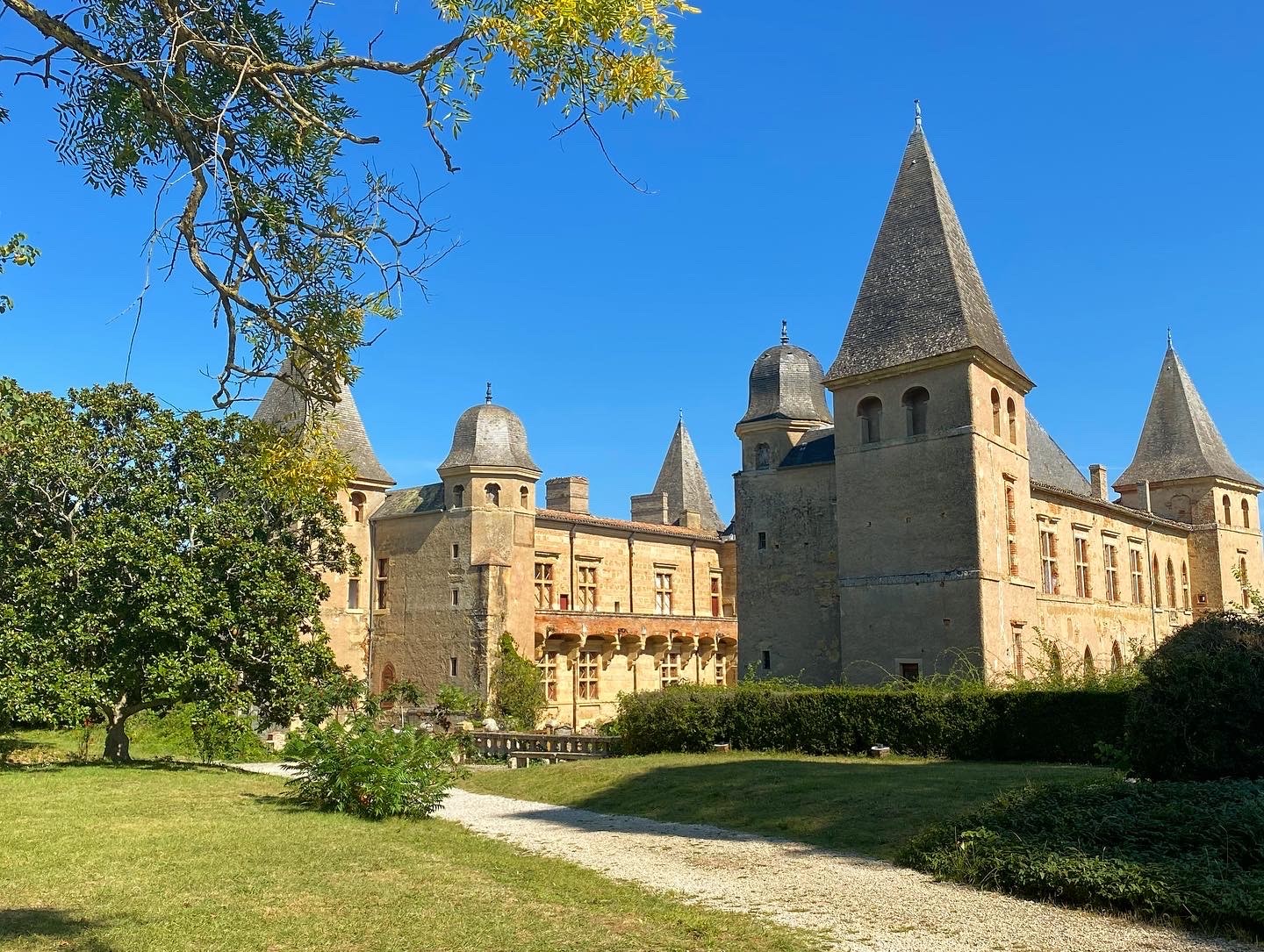 chateaudecaumont.jpg