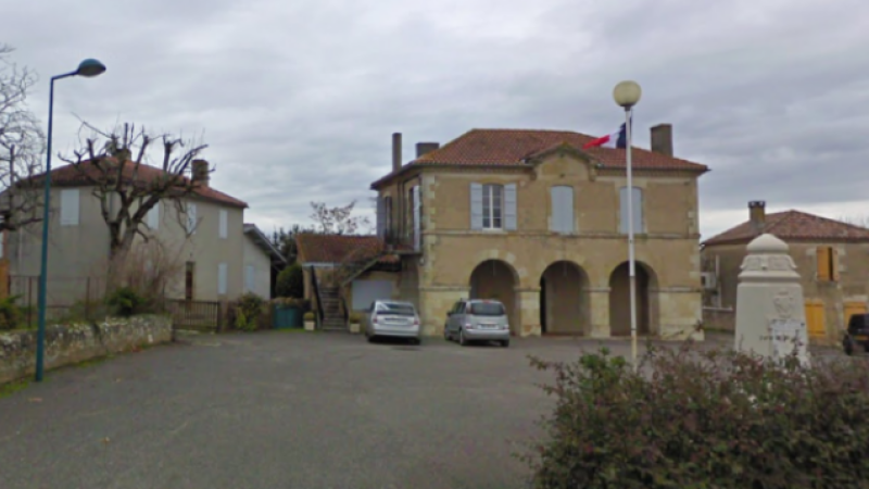 Bezolles à travers l'espace et le temps