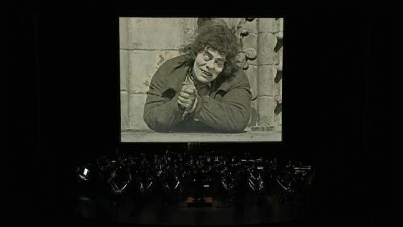 Ciné concert de plein air sur le parvis de la cathédrale