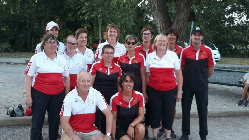 Pétanque: bravo à elles