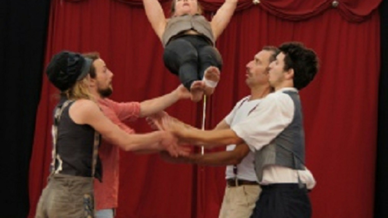 L’AFCA offre un atelier cirque, déambulation et spectacle