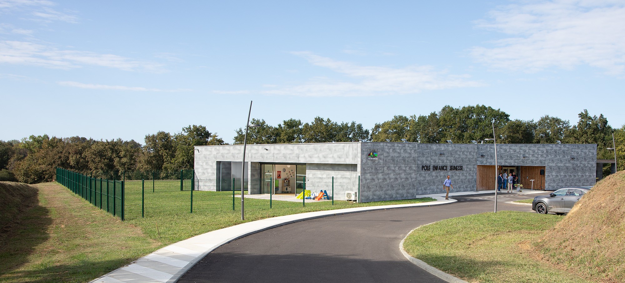 0 Vue générale du Pôle Enfance jeunesse du Houga 1bis 200923.jpg