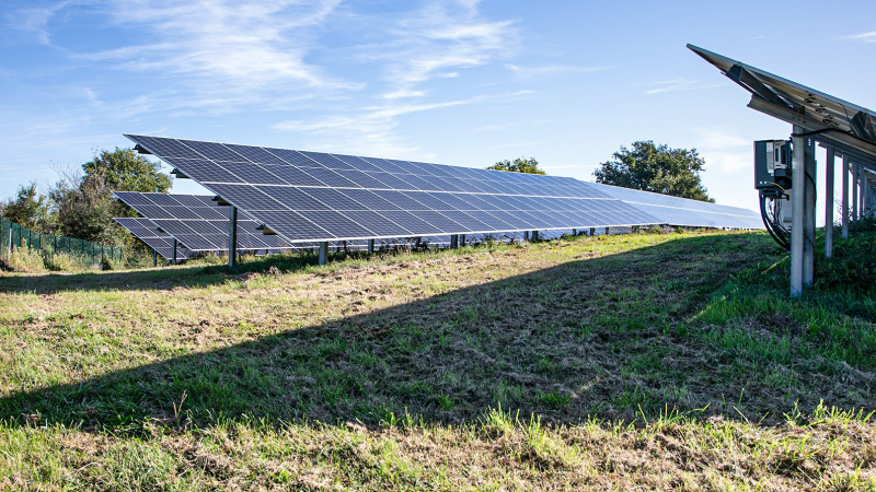 Le premier «Mini Champ Solaire ®» adapté au paysage à Lupiac