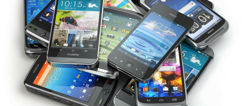 Des difficultés à utiliser votre smartphone ? Inscrivez-vous aux  ateliers smartphones de Vic Accueil !