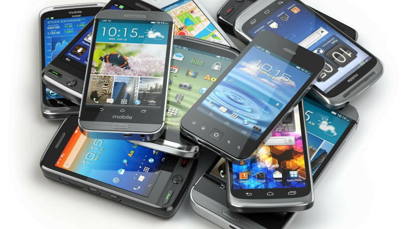 Des difficultés à utiliser votre smartphone ? Inscrivez-vous aux  ateliers smartphones de Vic Accueil !