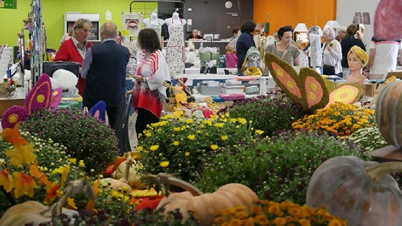 foire d'automne sous soleil d'été