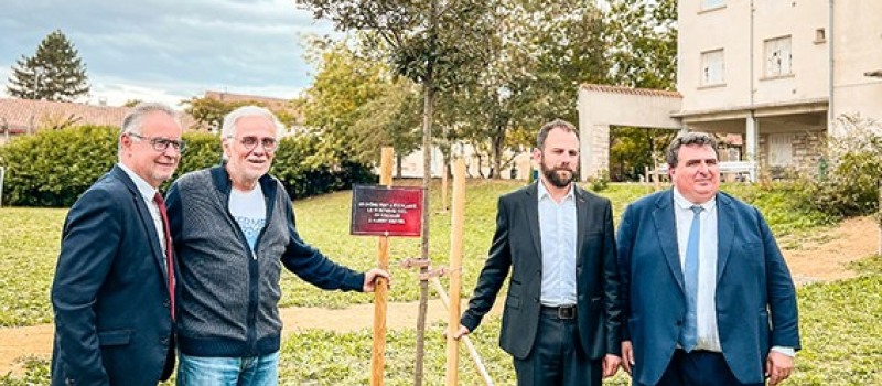 Hommage à l'astrophysicien Hubert Reeves