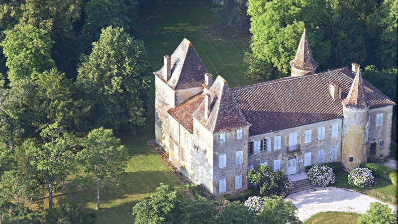 La présentation à Castex-d'Armagnac de la réédition du tome 1 de «Châteaux et belles demeures du Gers» a eu lieu