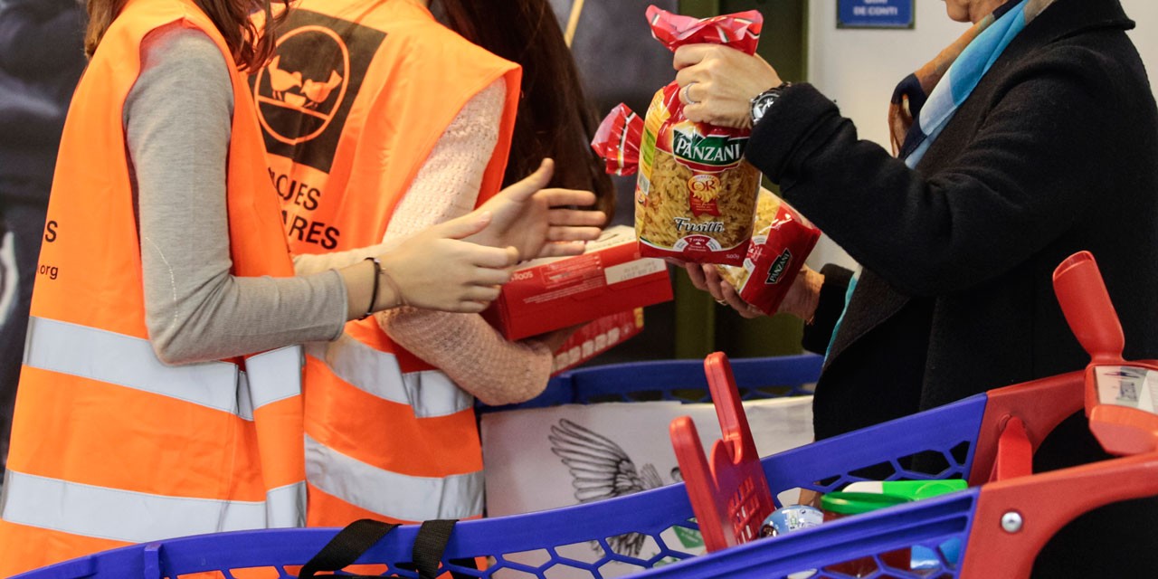 Collecte-des-banques-alimentaires-C-est-une-solidarite-tres-concrete-et-simple.jpg