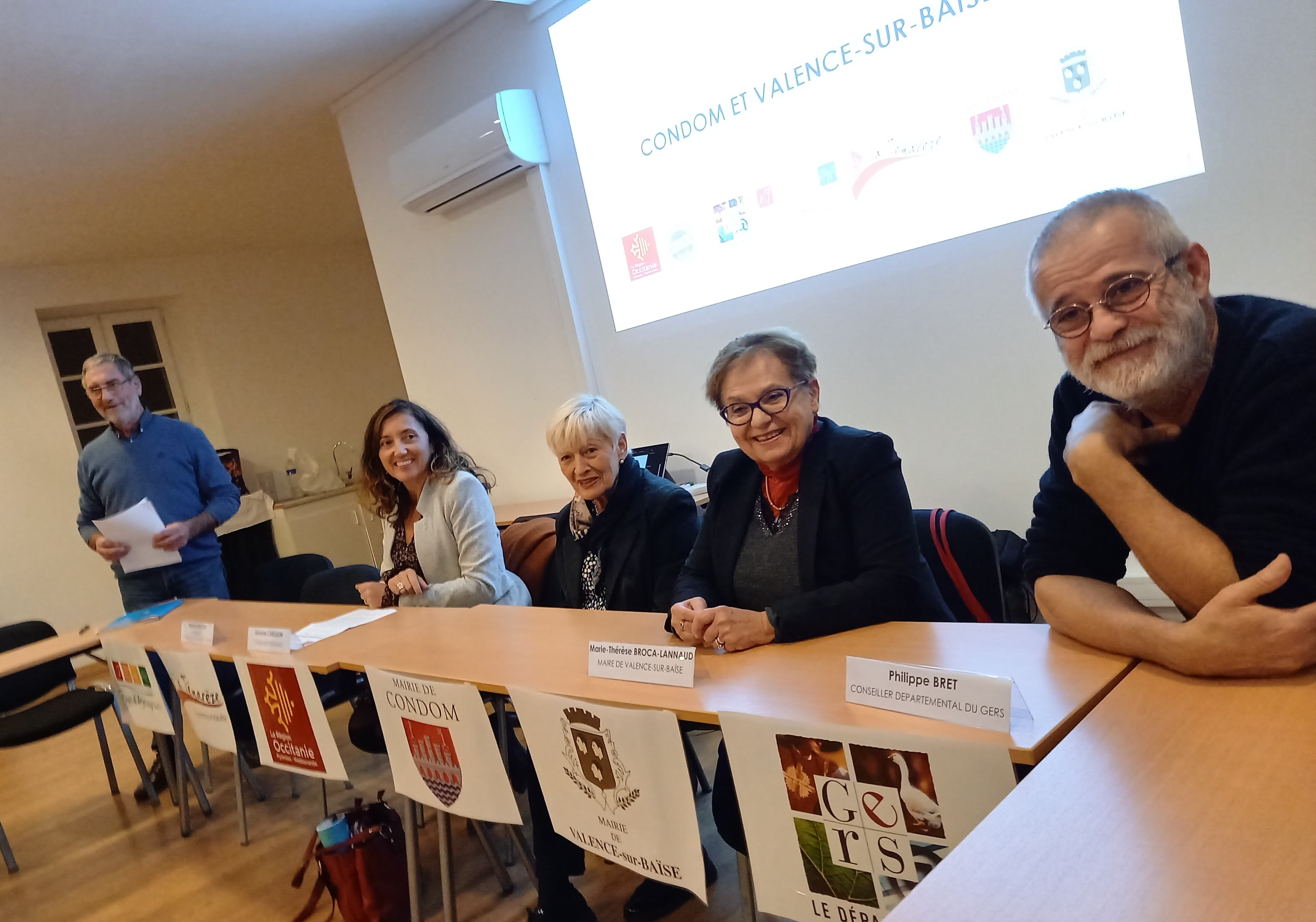 Les signataires des avenants aux "contrats Bourgs-Centres"
