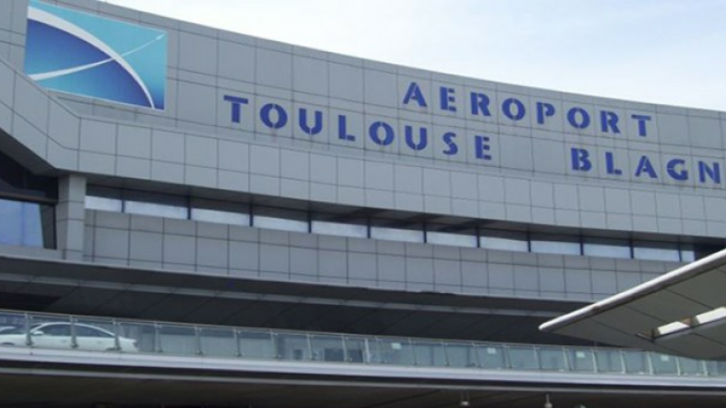 Aéroports de Paris-Orly et Toulouse-Blagnac.
