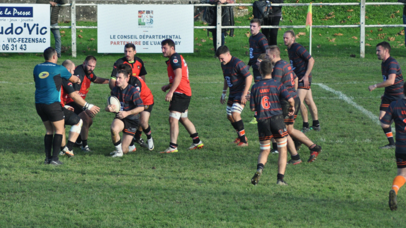 UAV Rugby : une victoire pas si facile face à Montrejeau...